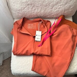 Figs Terracotta Zamora ™ High Waist Jogger Pants- M and Rafaela Scrub …